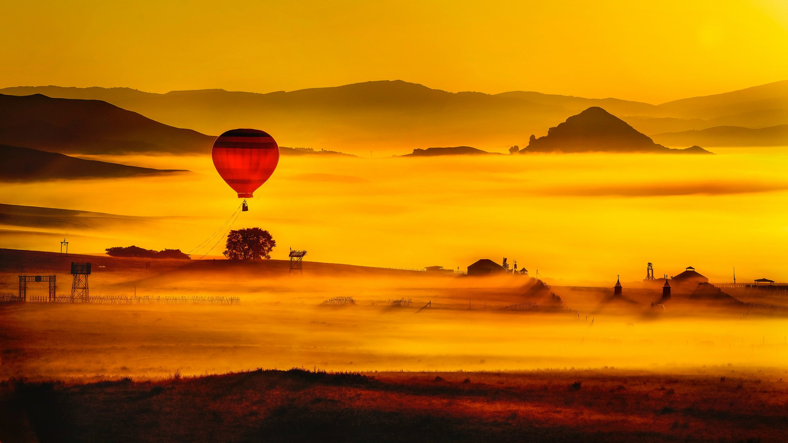 Image shows red balloon as a metaphor for AI search SEO and GEO copywriting visibility